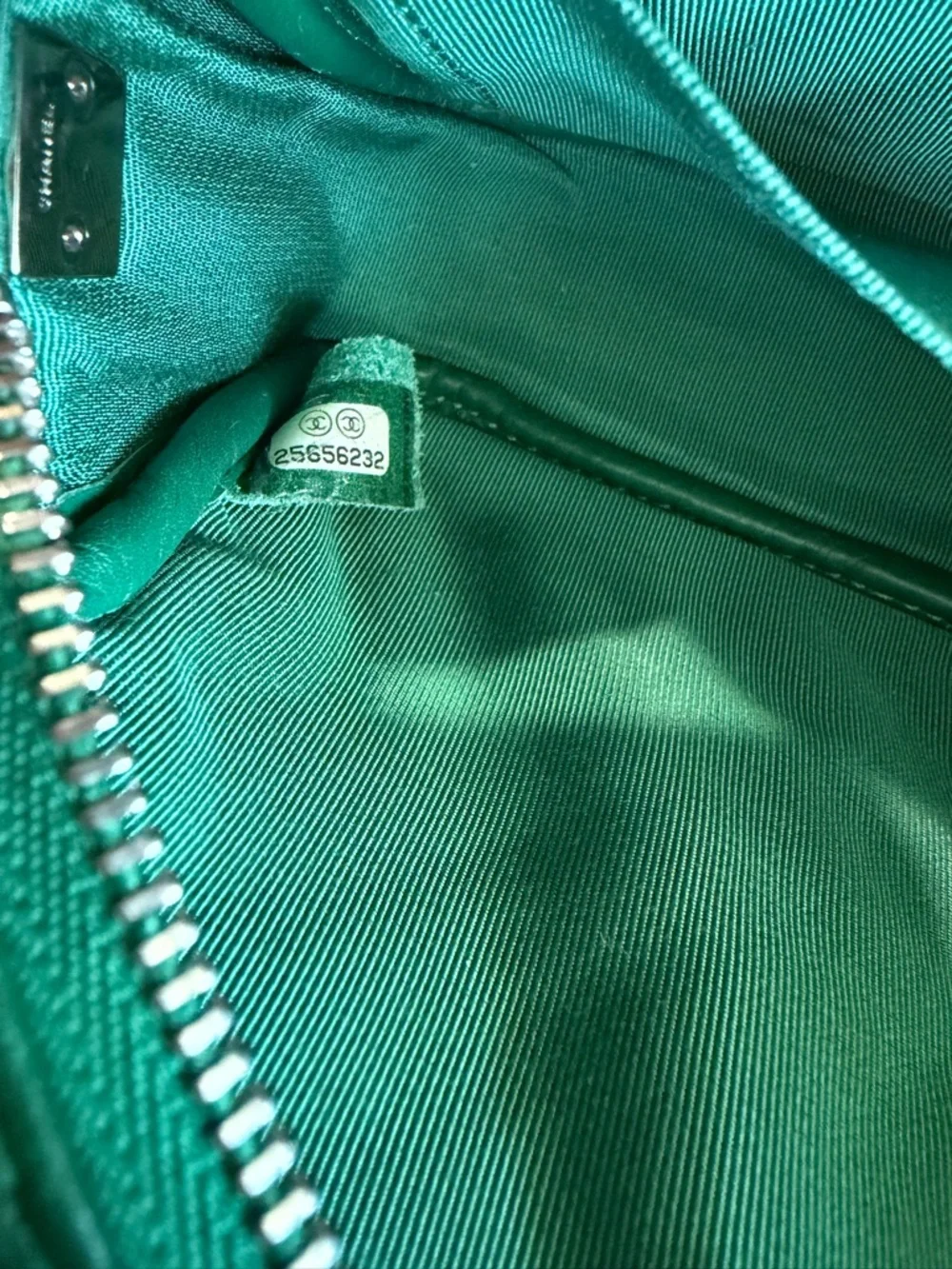 CHANEL Emerald Green Quilted Chevron Leather Crossbody Camera Bag with Tassel - Picture 13 of 15